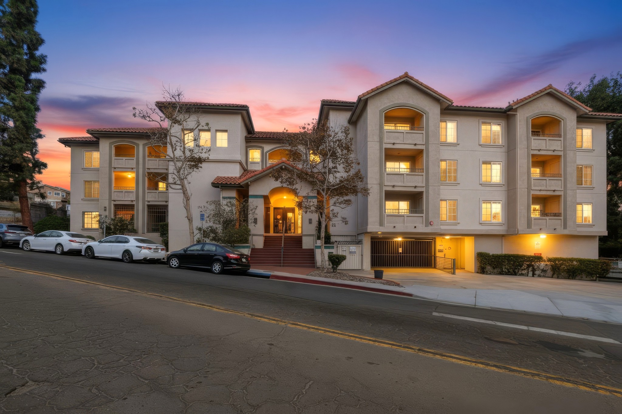 Virtual tour photo 30 of 30 for 3078 Broadway Unit 108
