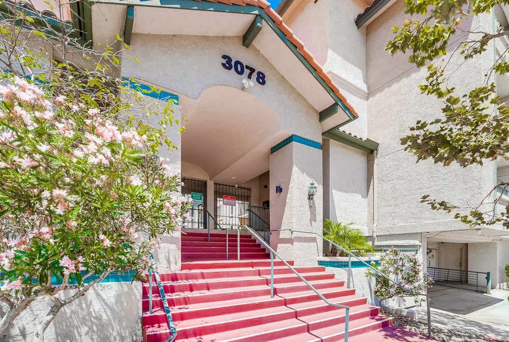 Virtual tour photo 5 of 46 for 3078 Broadway UNIT 117