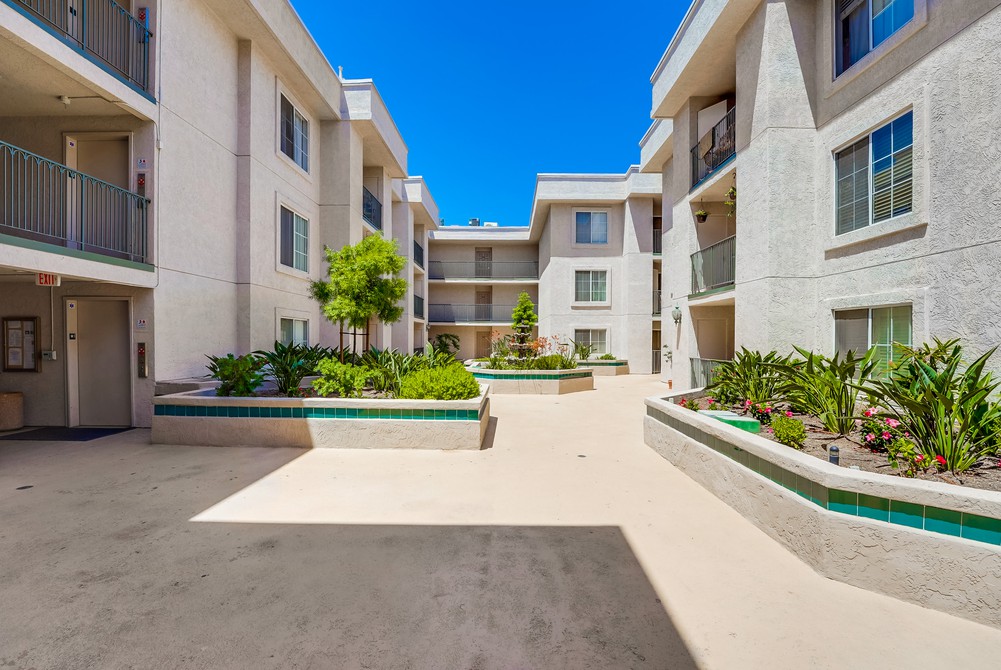 Virtual tour photo 6 of 46 for 3078 Broadway UNIT 117