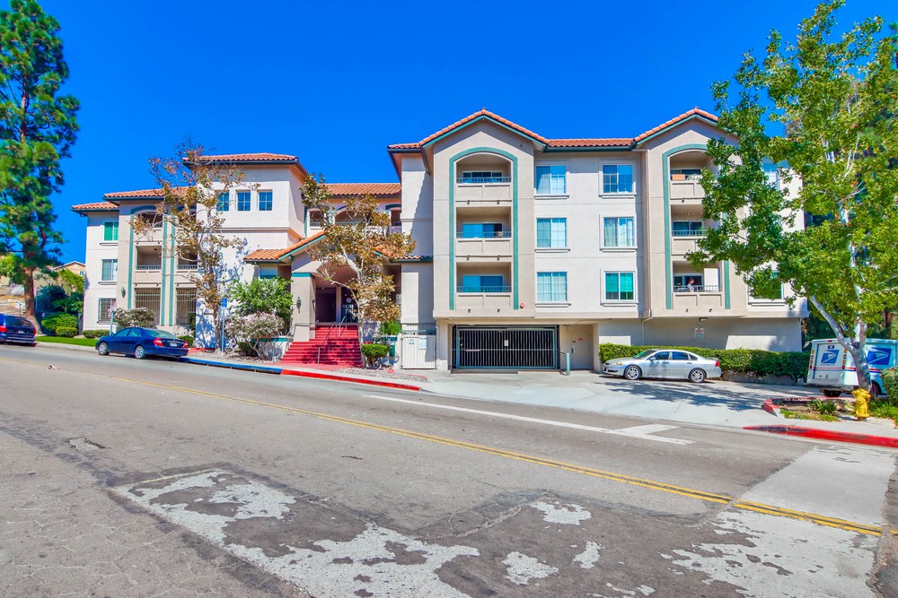 Virtual tour photo 3 of 39 for 3078 Broadway UNIT 202