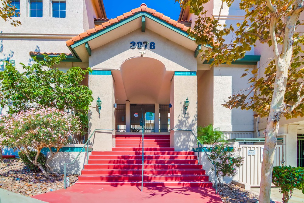 Virtual tour photo 4 of 39 for 3078 Broadway UNIT 202