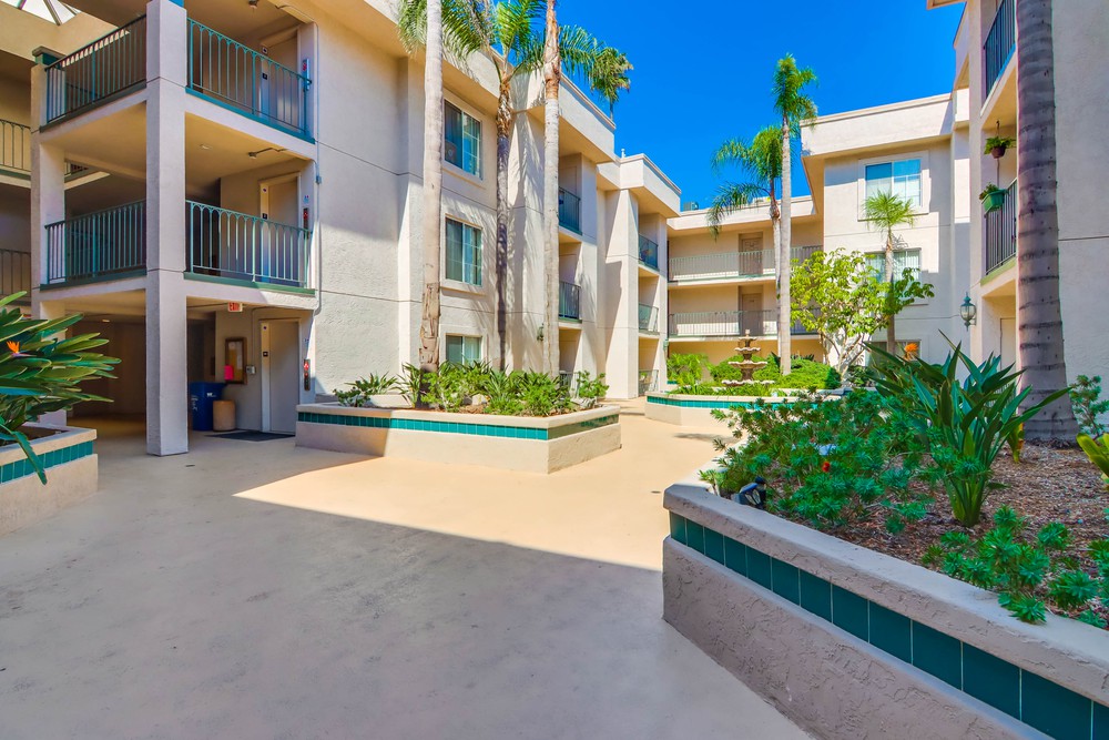 Virtual tour photo 5 of 39 for 3078 Broadway UNIT 202