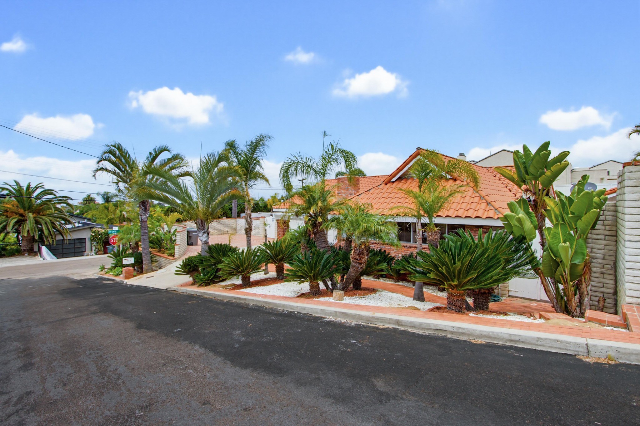 Virtual tour photo 5 of 121 for 308 Leeann Ln
