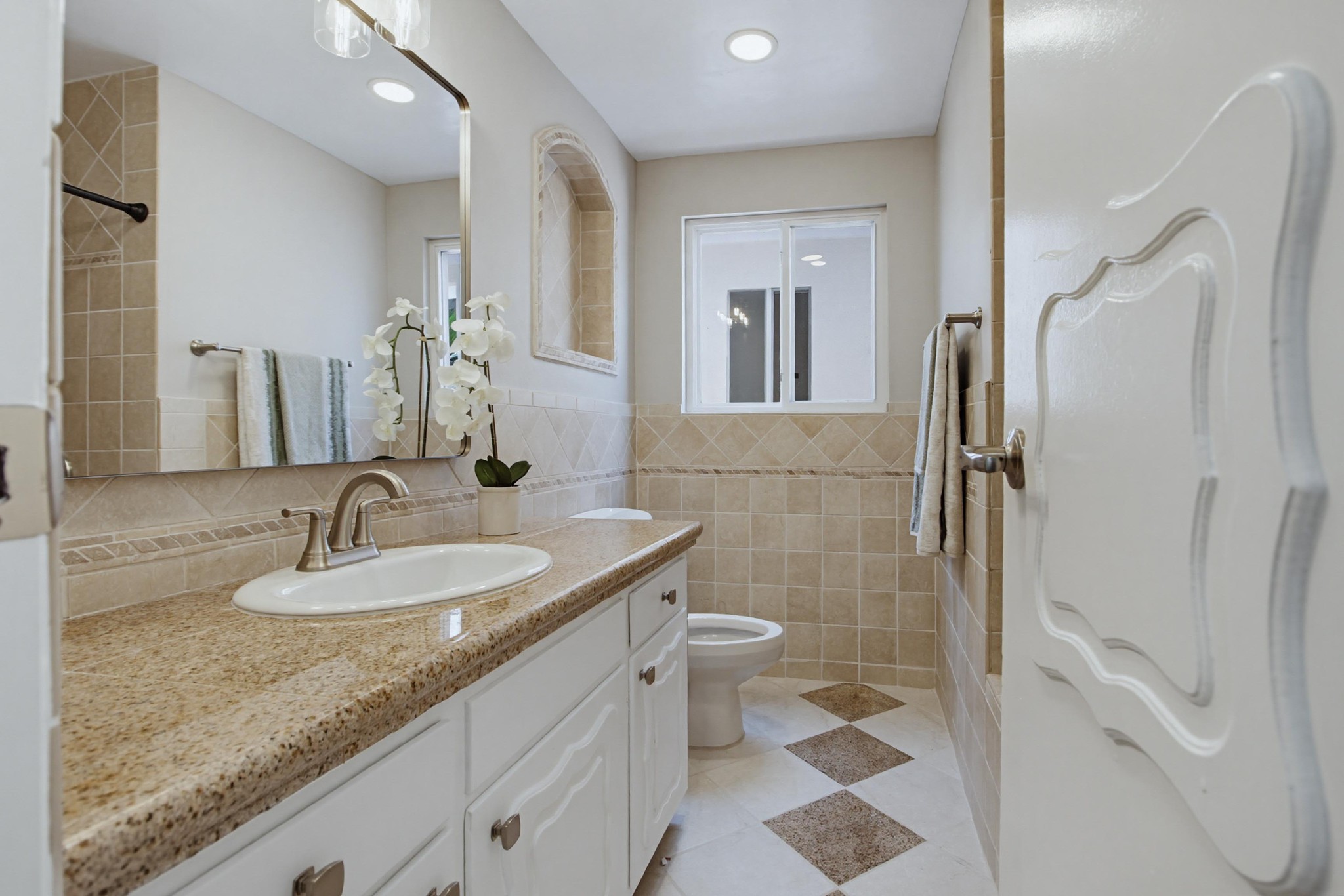 Virtual tour photo 39 of 121 for 308 Leeann Ln