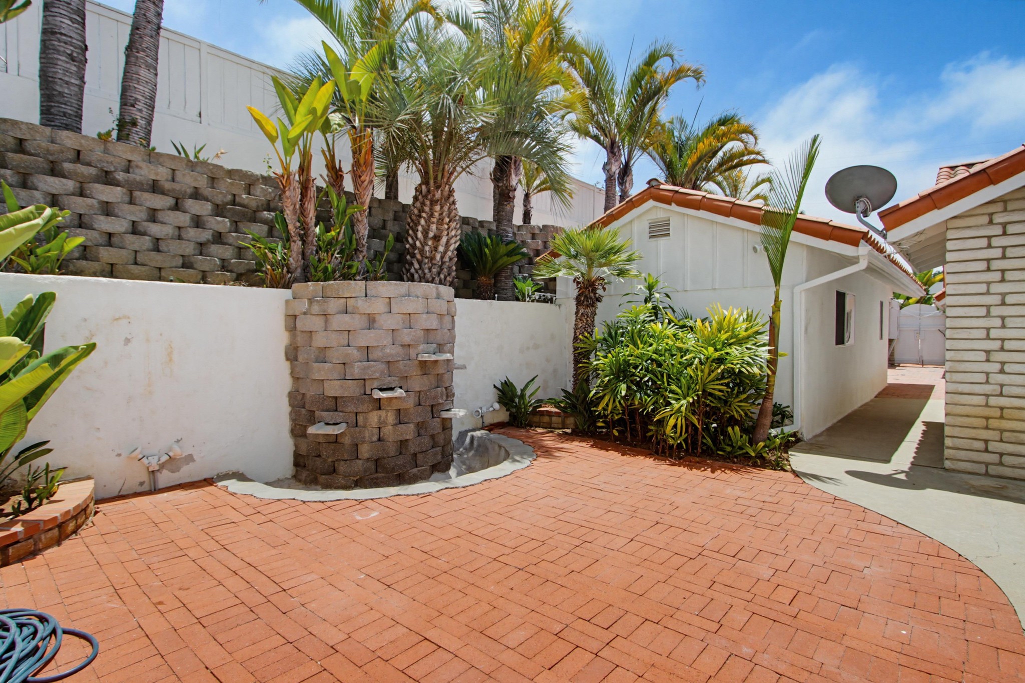 Virtual tour photo 61 of 121 for 308 Leeann Ln