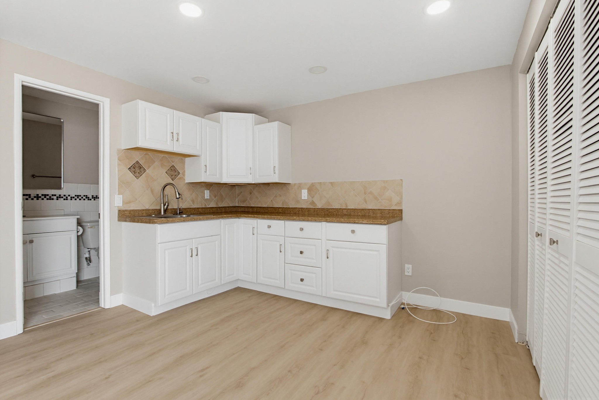 Virtual tour photo 70 of 121 for 308 Leeann Ln
