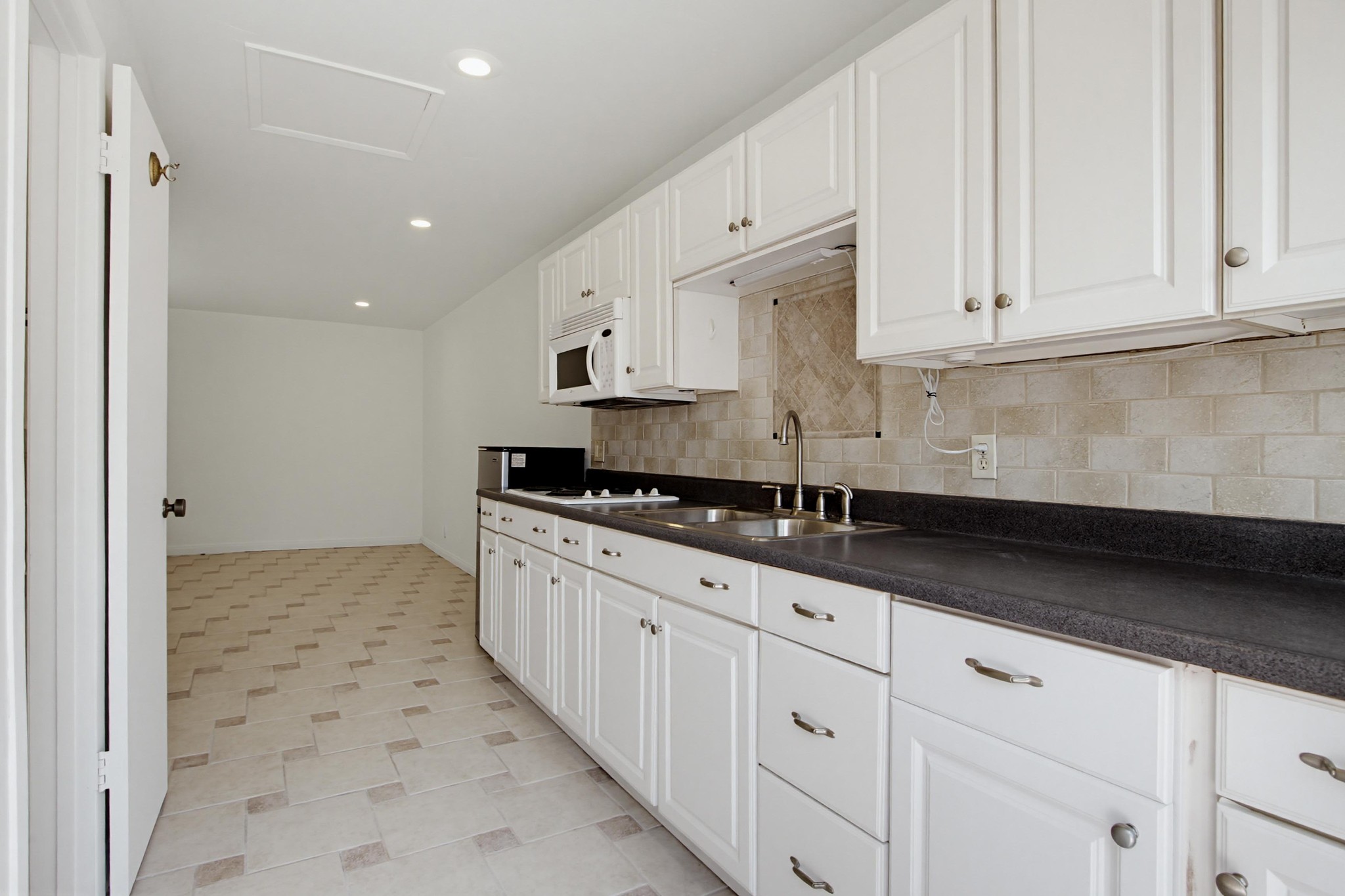 Virtual tour photo 77 of 121 for 308 Leeann Ln