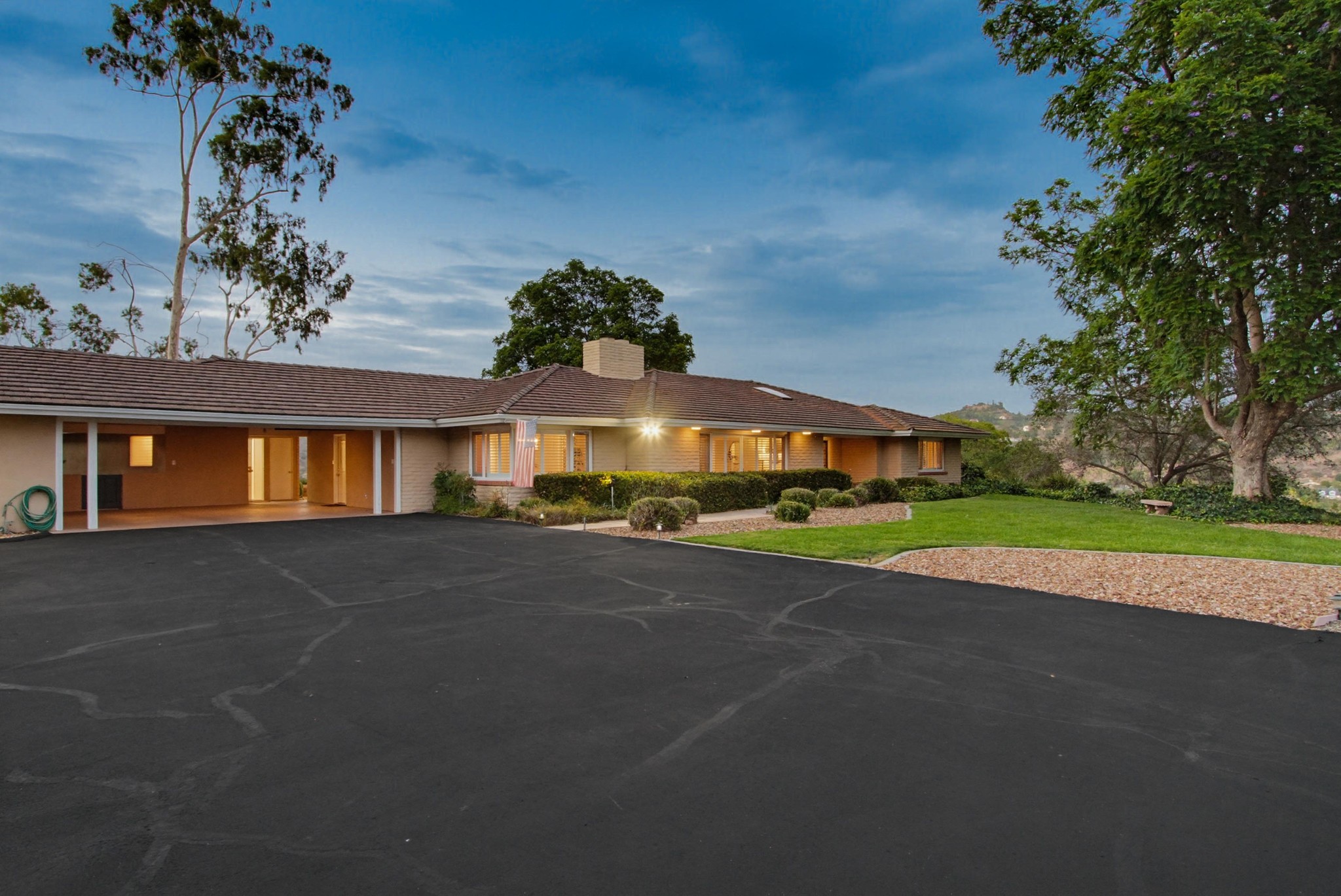 Virtual tour photo 70 of 100 for 3088 Skycrest Dr