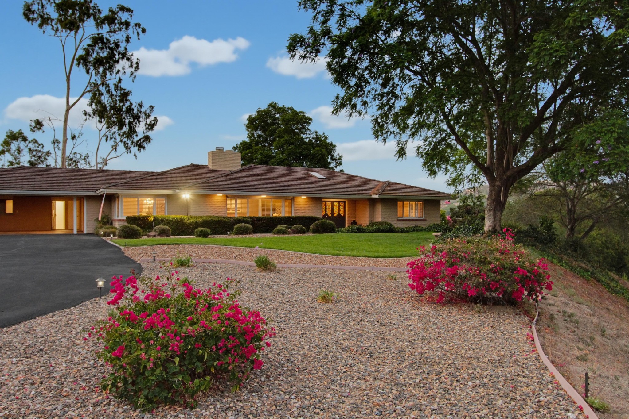 Virtual tour photo 71 of 100 for 3088 Skycrest Dr