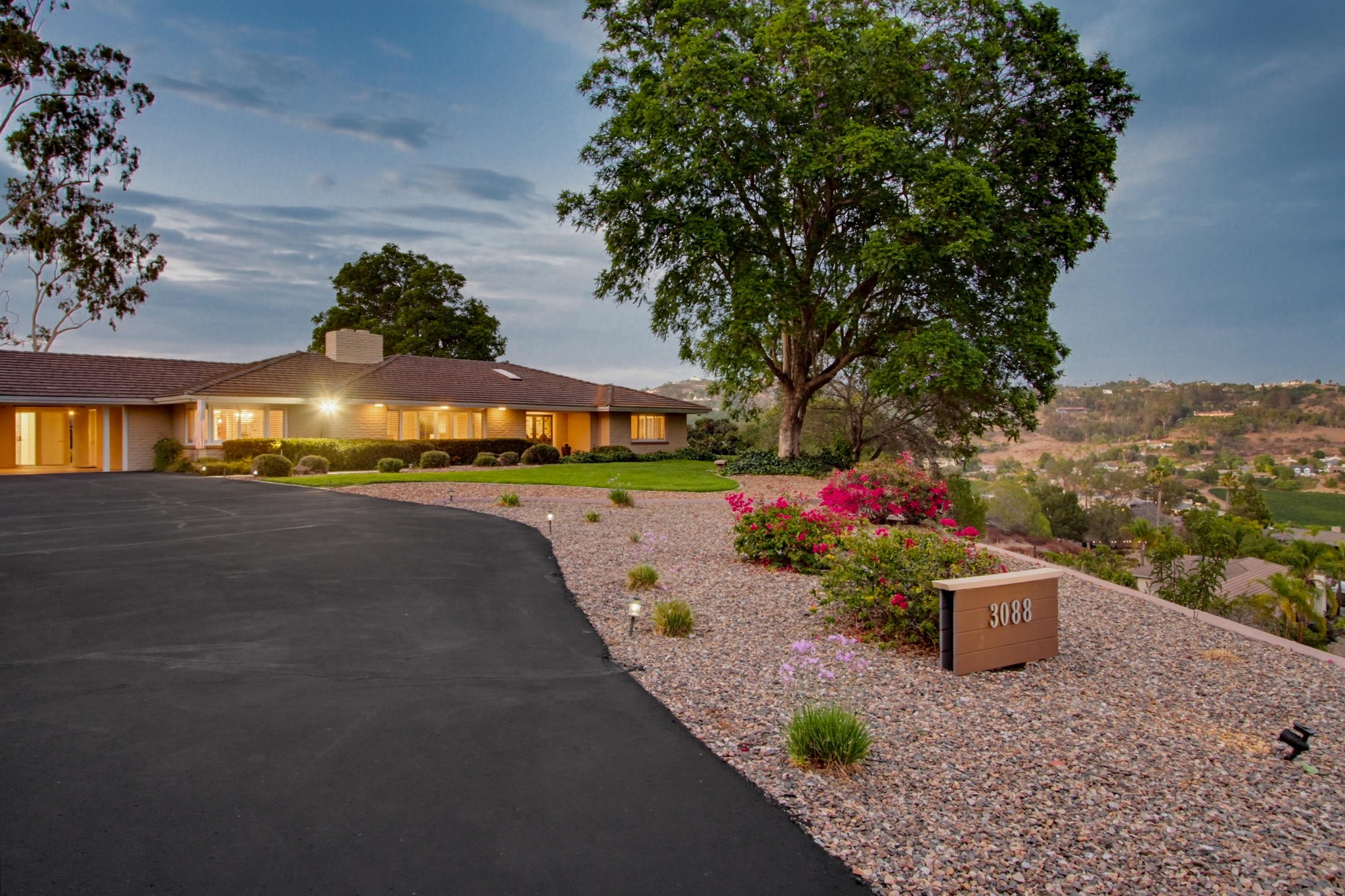 Virtual tour photo 69 of 100 for 3088 Skycrest Dr