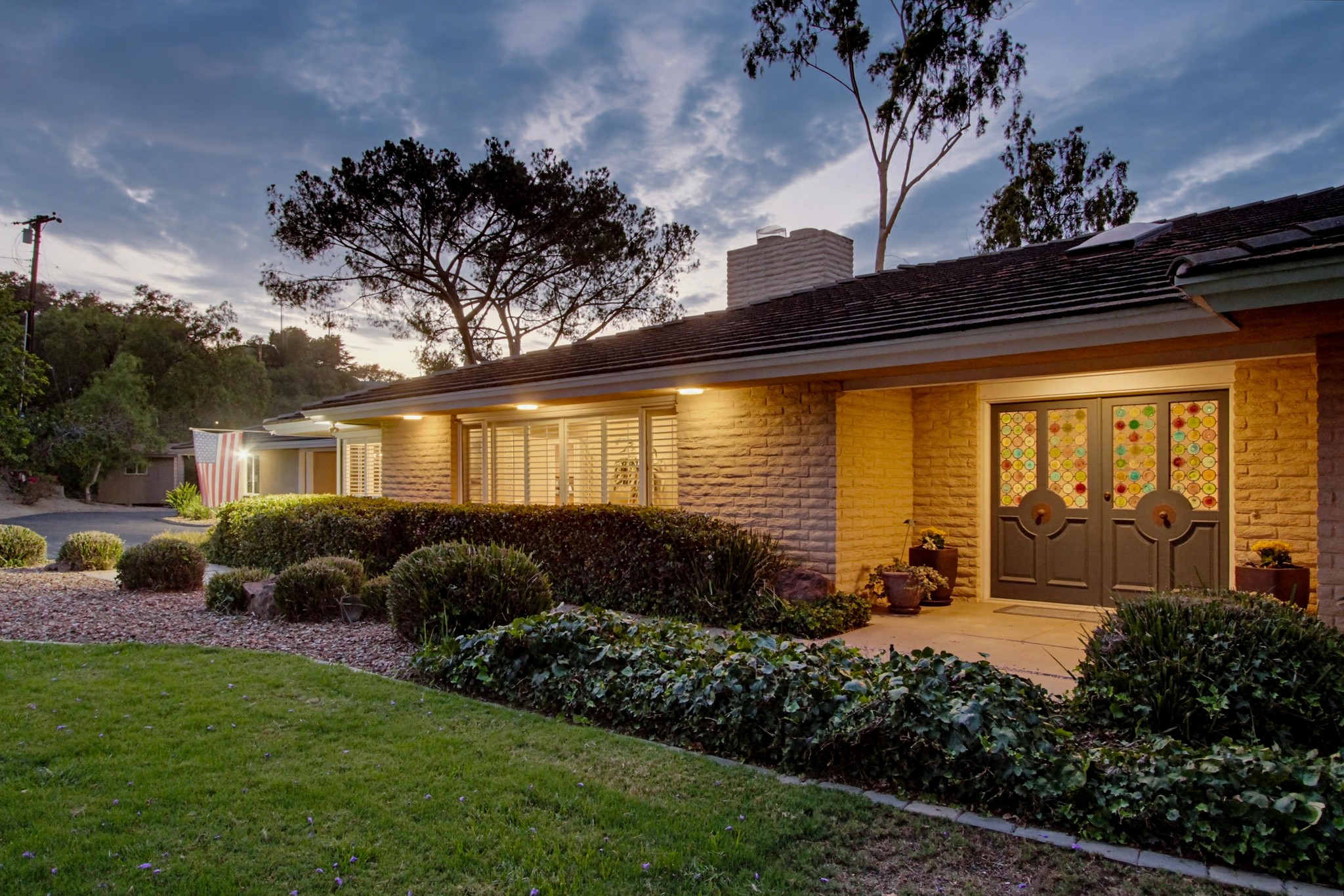 Virtual tour photo 6 of 100 for 3088 Skycrest Dr