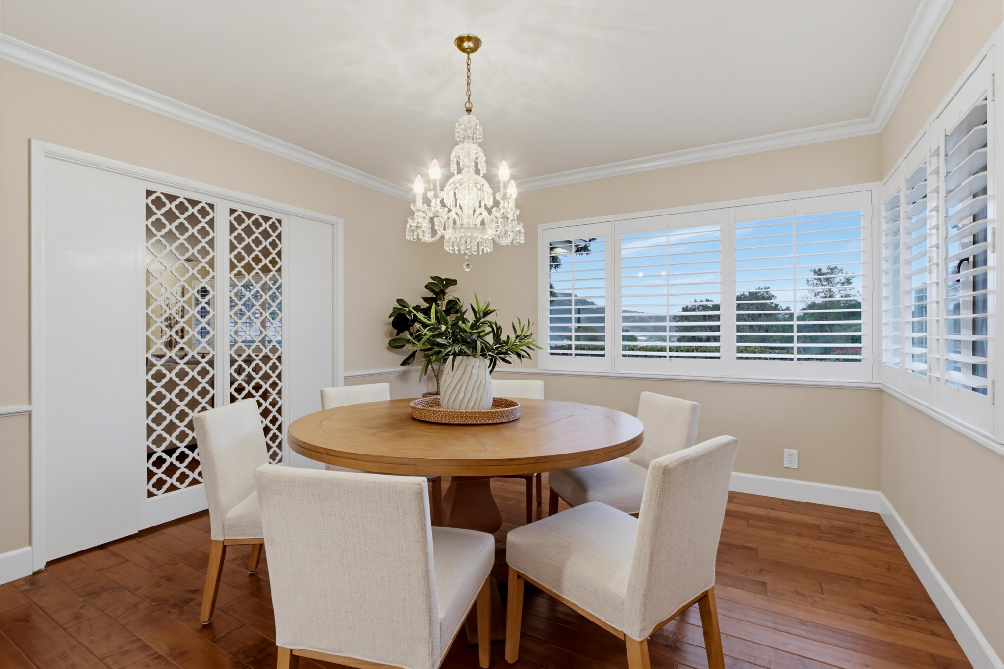 Virtual tour photo 31 of 100 for 3088 Skycrest Dr