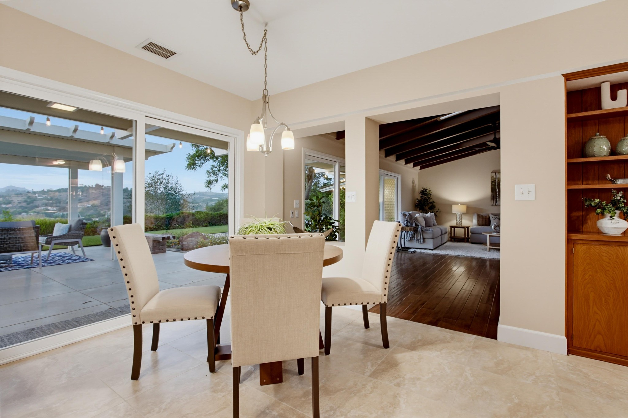 Virtual tour photo 18 of 100 for 3088 Skycrest Dr