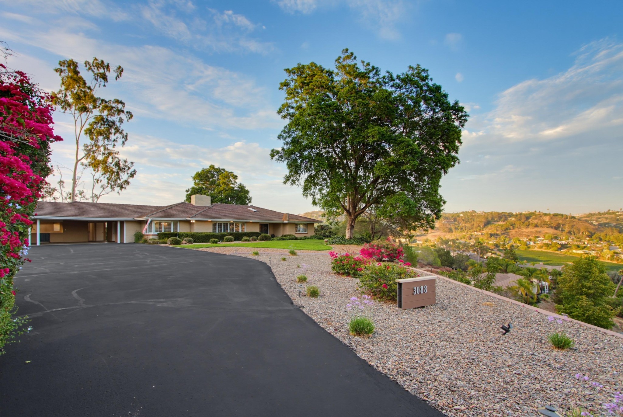 Virtual tour photo 81 of 100 for 3088 Skycrest Dr