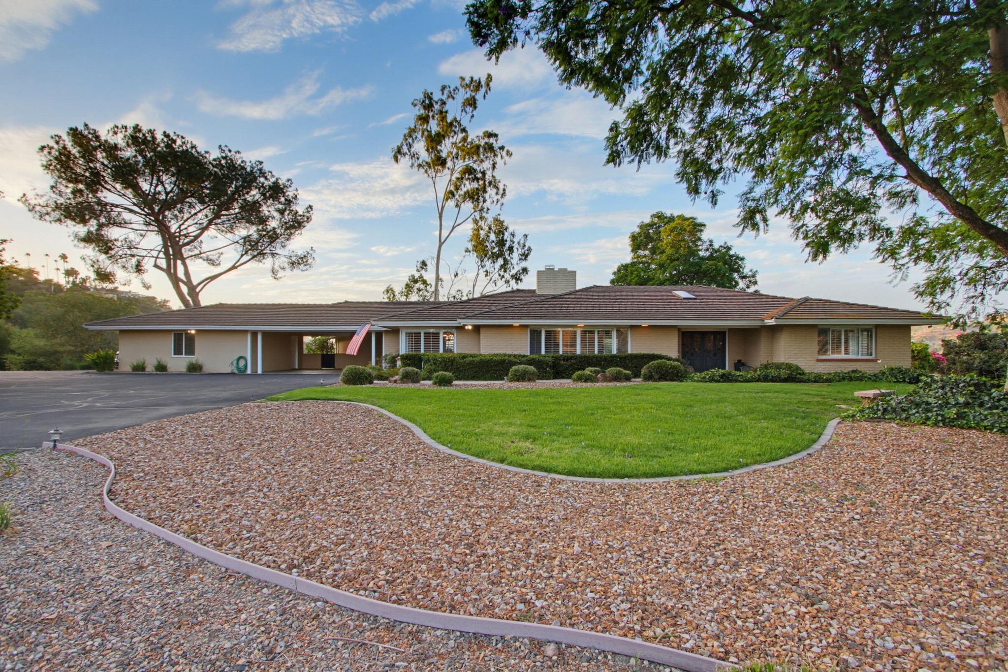 Virtual tour photo 82 of 100 for 3088 Skycrest Dr