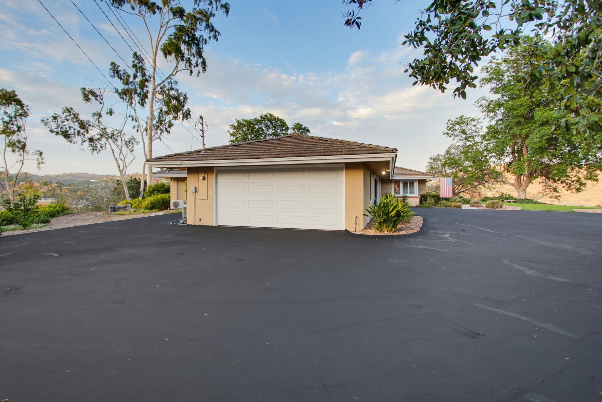 Virtual tour photo 99 of 100 for 3088 Skycrest Dr