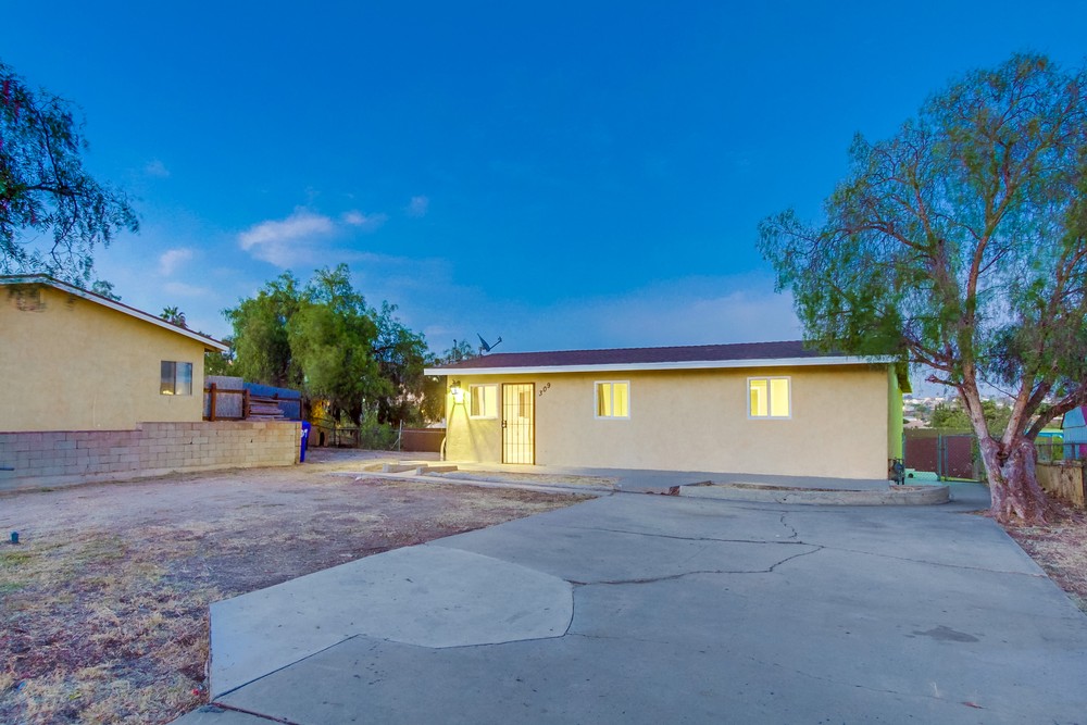 Virtual tour photo 1 of 48 for 309 S Willie James Jones Ave
