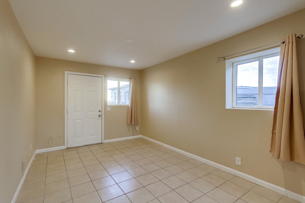 Virtual tour photo 12 of 48 for 309 S Willie James Jones Ave
