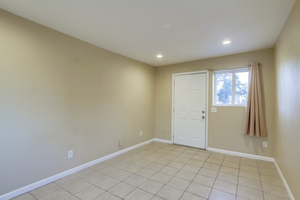 Virtual tour photo 13 of 48 for 309 S Willie James Jones Ave