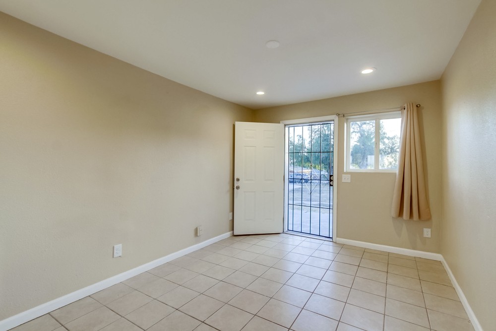 Virtual tour photo 14 of 48 for 309 S Willie James Jones Ave