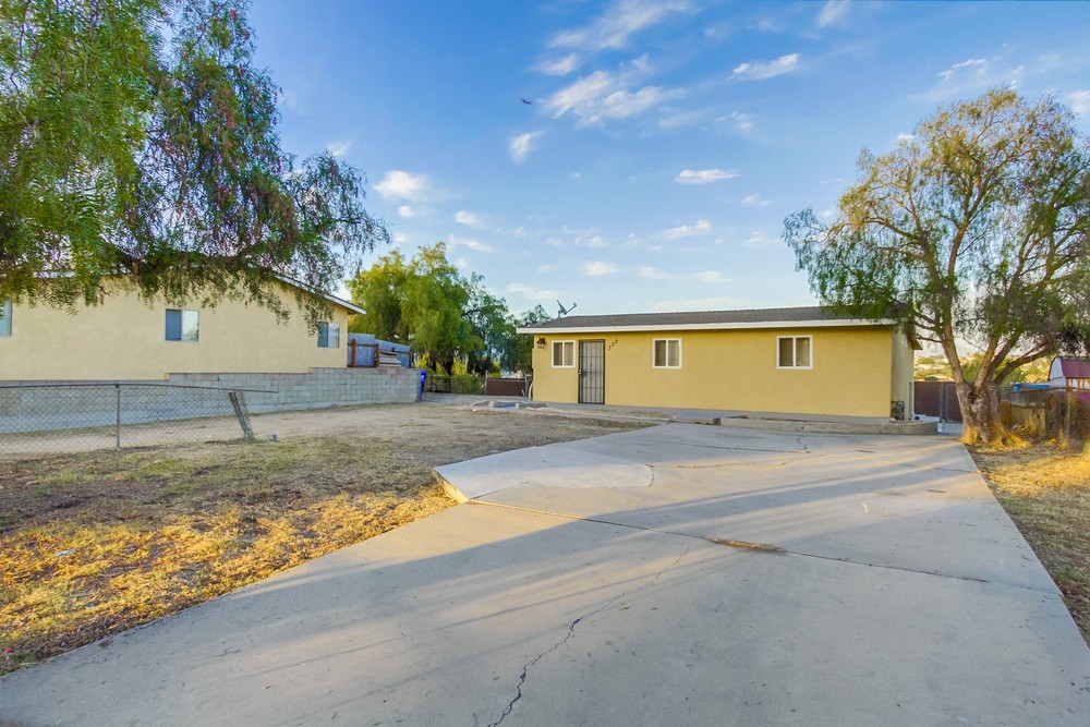 Virtual tour photo 37 of 48 for 309 S Willie James Jones Ave