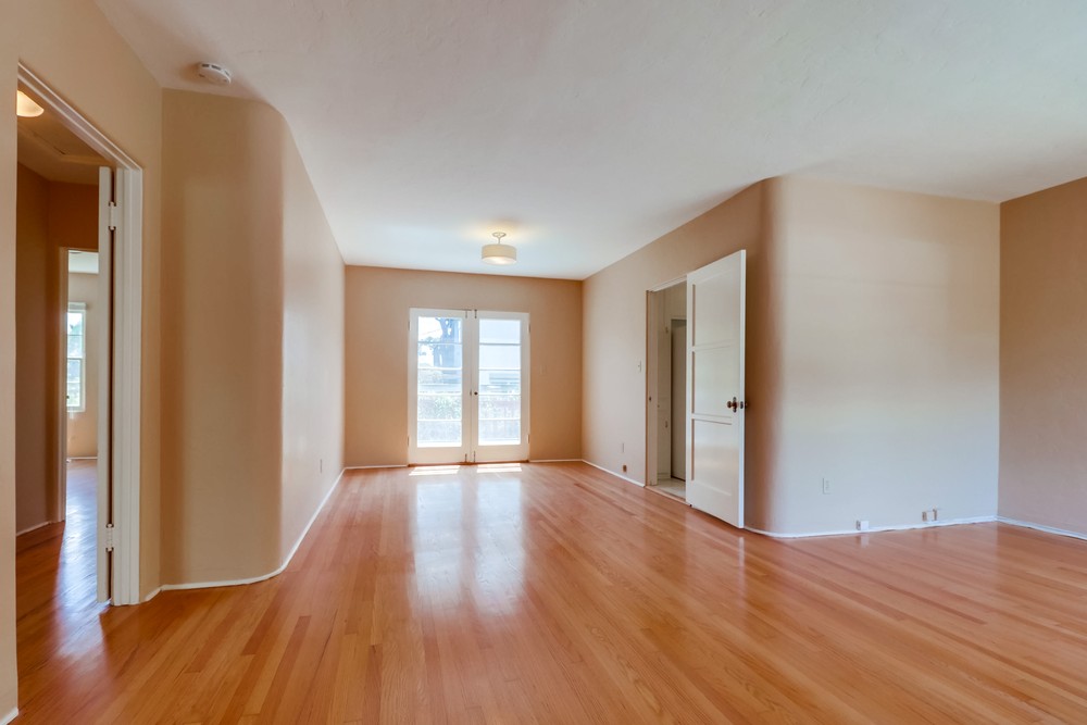 Virtual tour photo 12 of 28 for 3097 Palm St