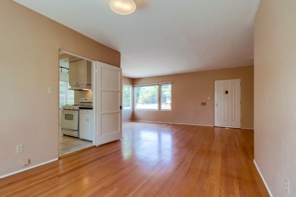 Virtual tour photo 13 of 28 for 3097 Palm St