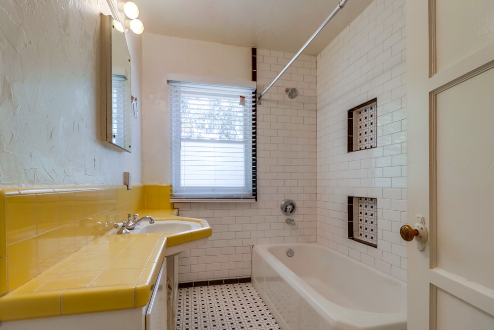 Virtual tour photo 23 of 28 for 3097 Palm St