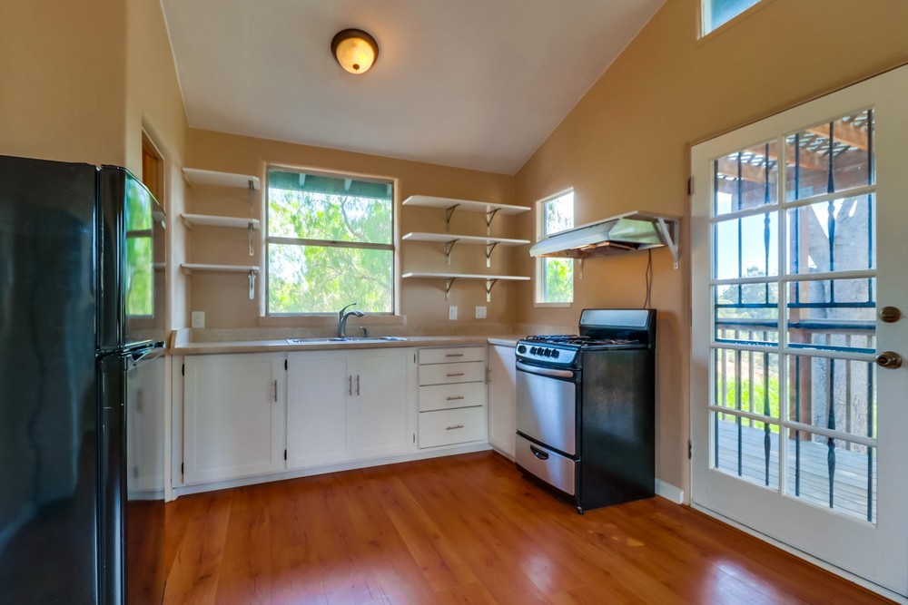 Virtual tour photo 16 of 28 for 3099 Palm St