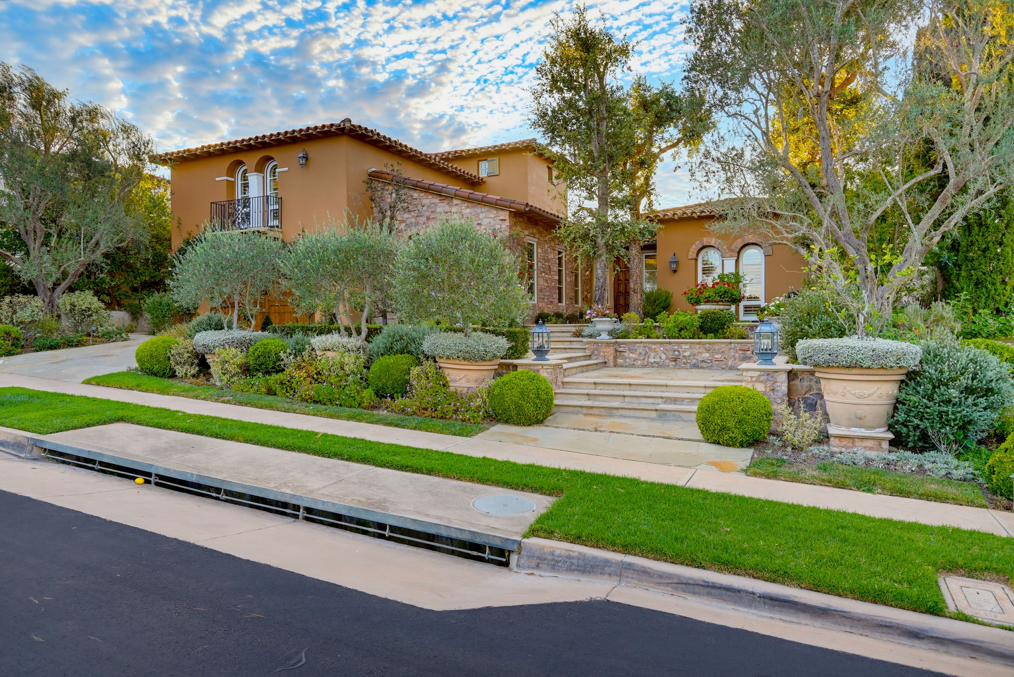 Virtual tour photo 3 of 114 for 31 Overlook Dr