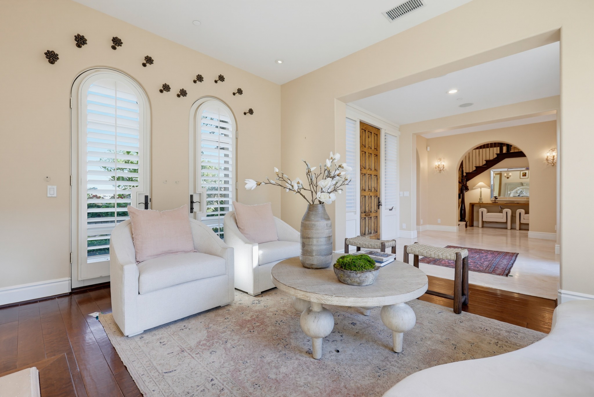Virtual tour photo 7 of 114 for 31 Overlook Dr