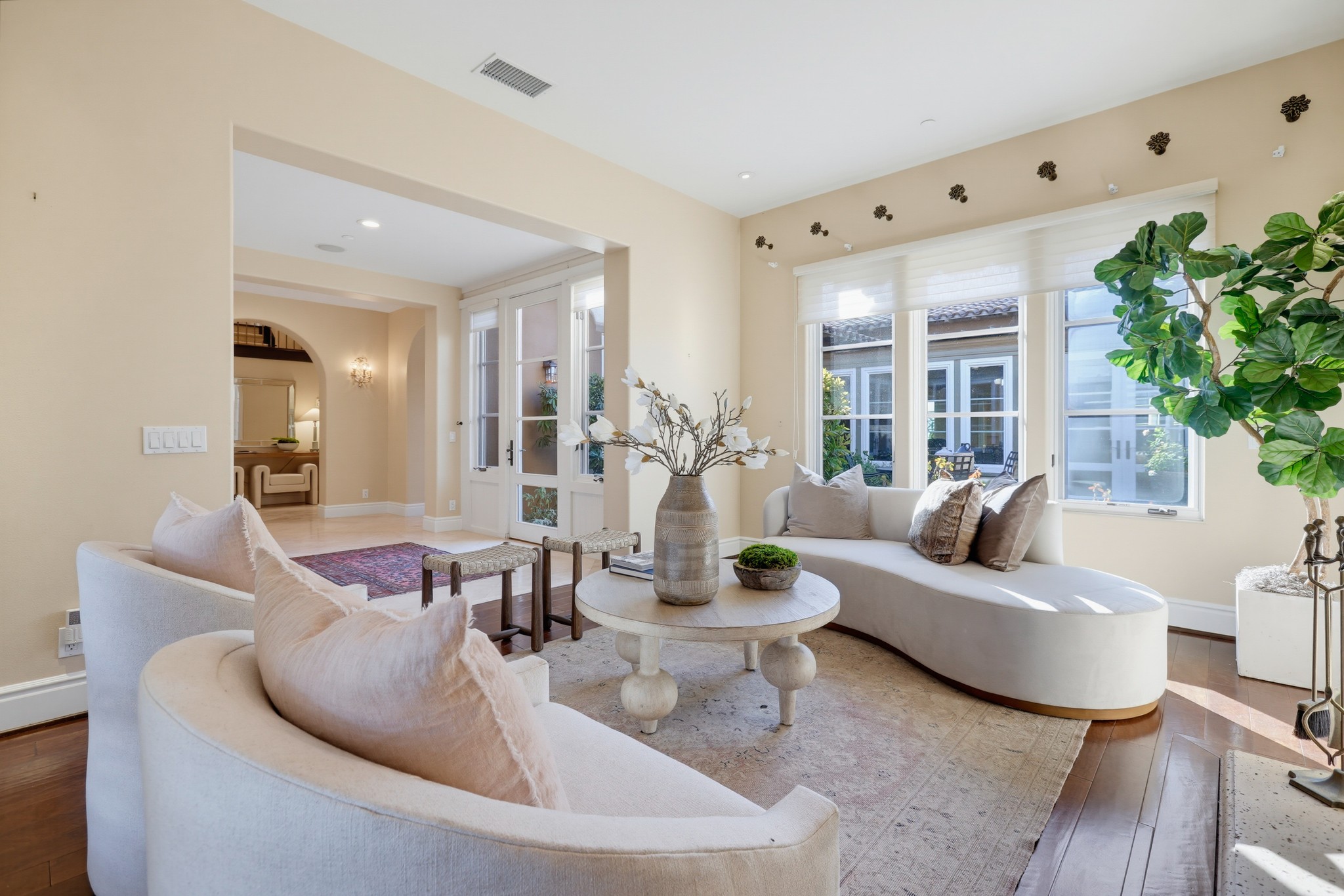 Virtual tour photo 11 of 114 for 31 Overlook Dr