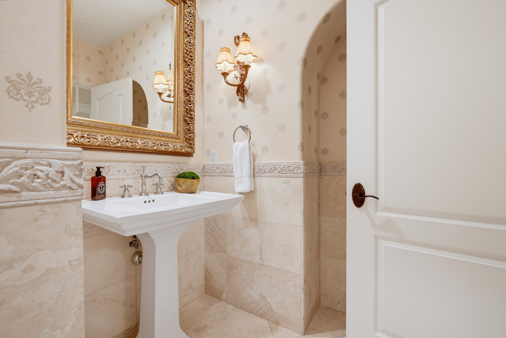 Virtual tour photo 56 of 114 for 31 Overlook Dr