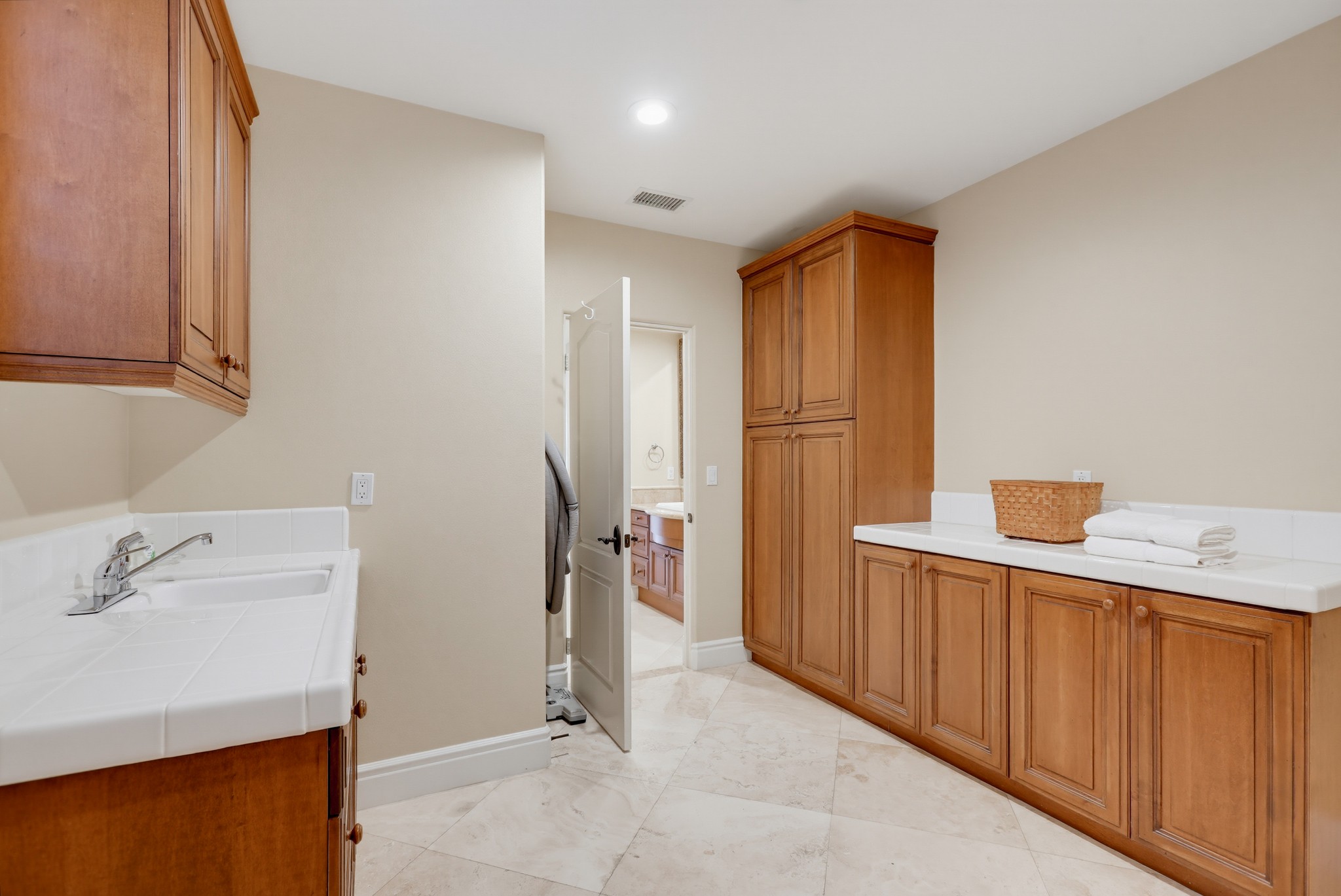 Virtual tour photo 57 of 114 for 31 Overlook Dr