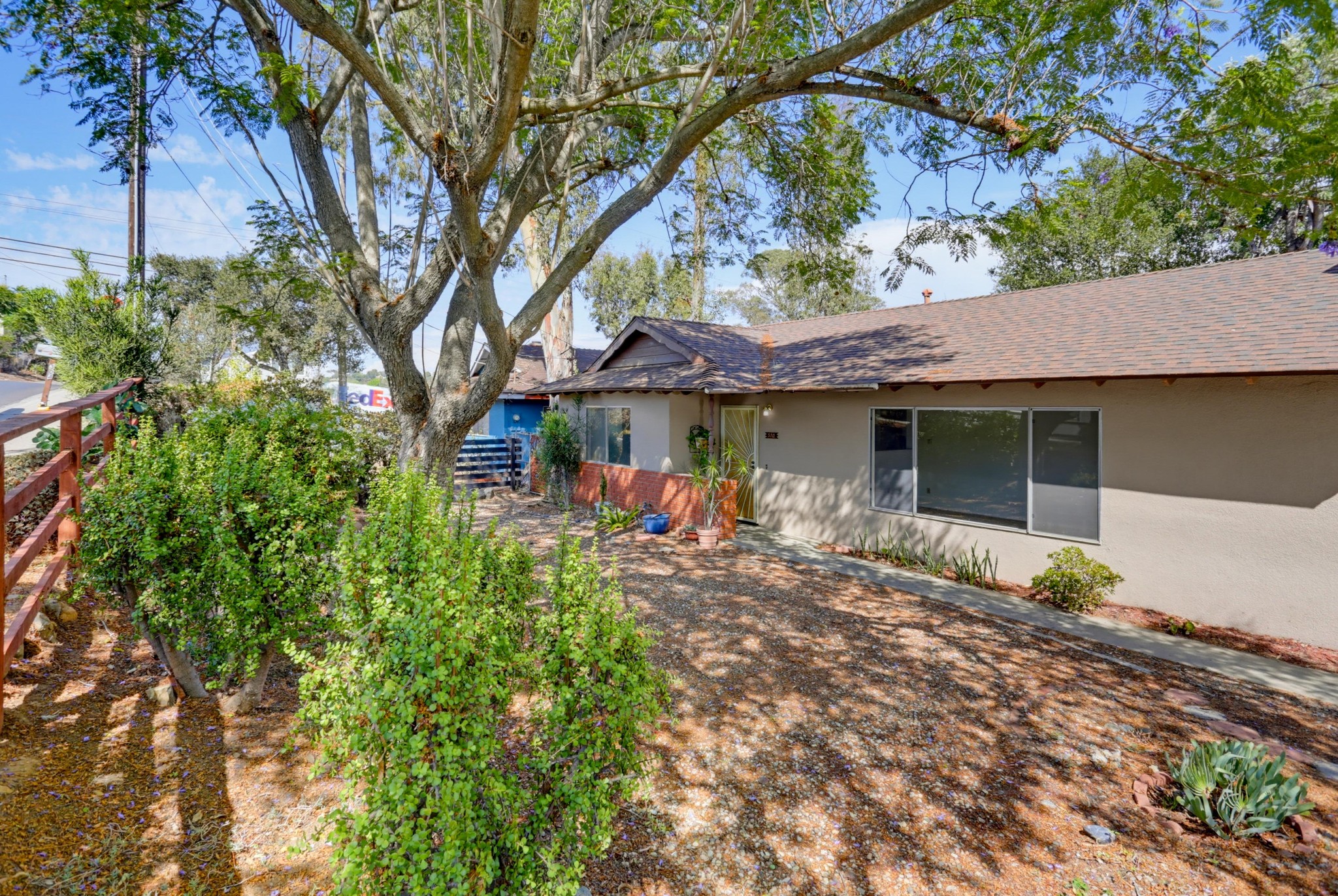 Virtual tour photo 4 of 37 for 310 Elbrook Dr