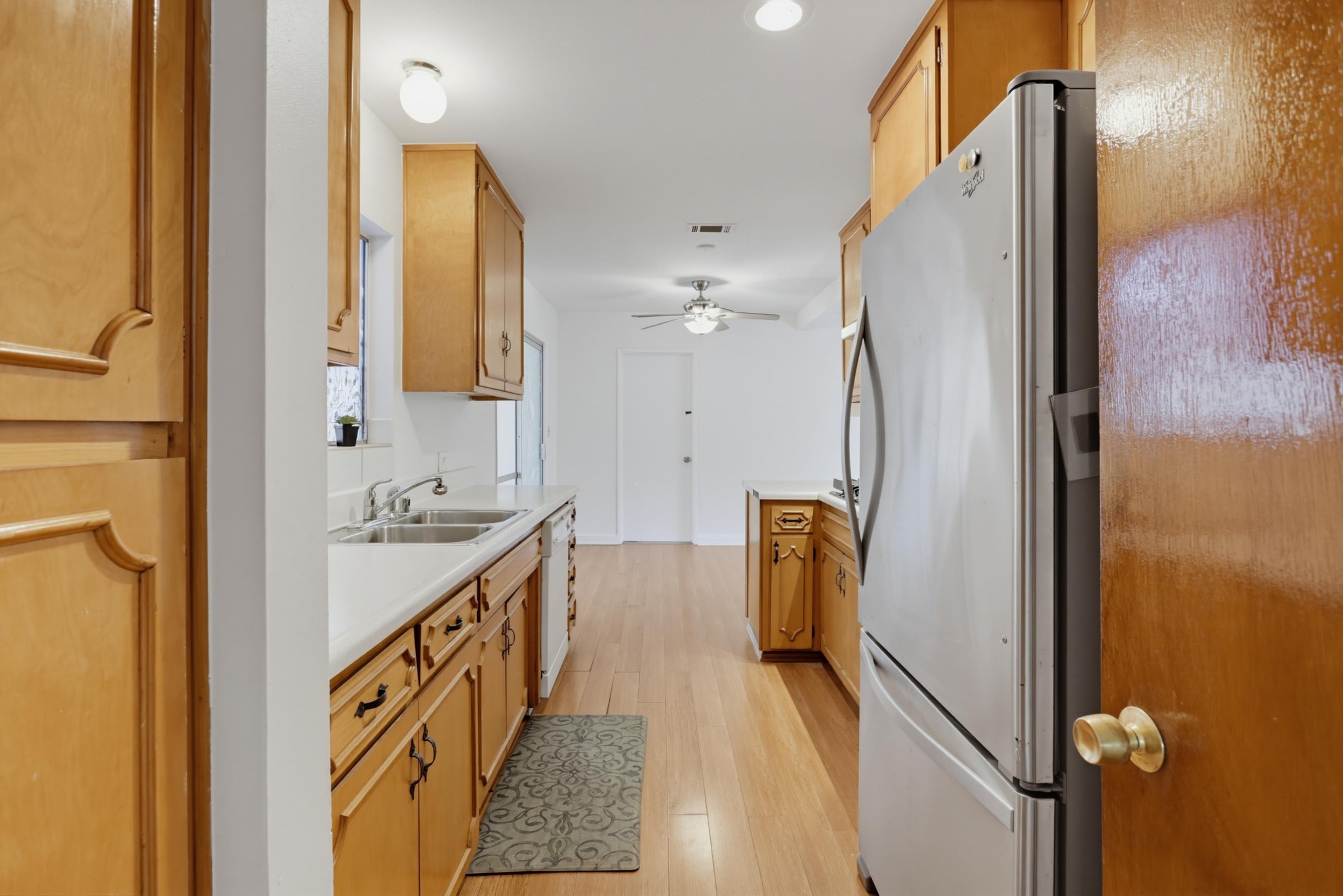 Virtual tour photo 15 of 37 for 310 Elbrook Dr