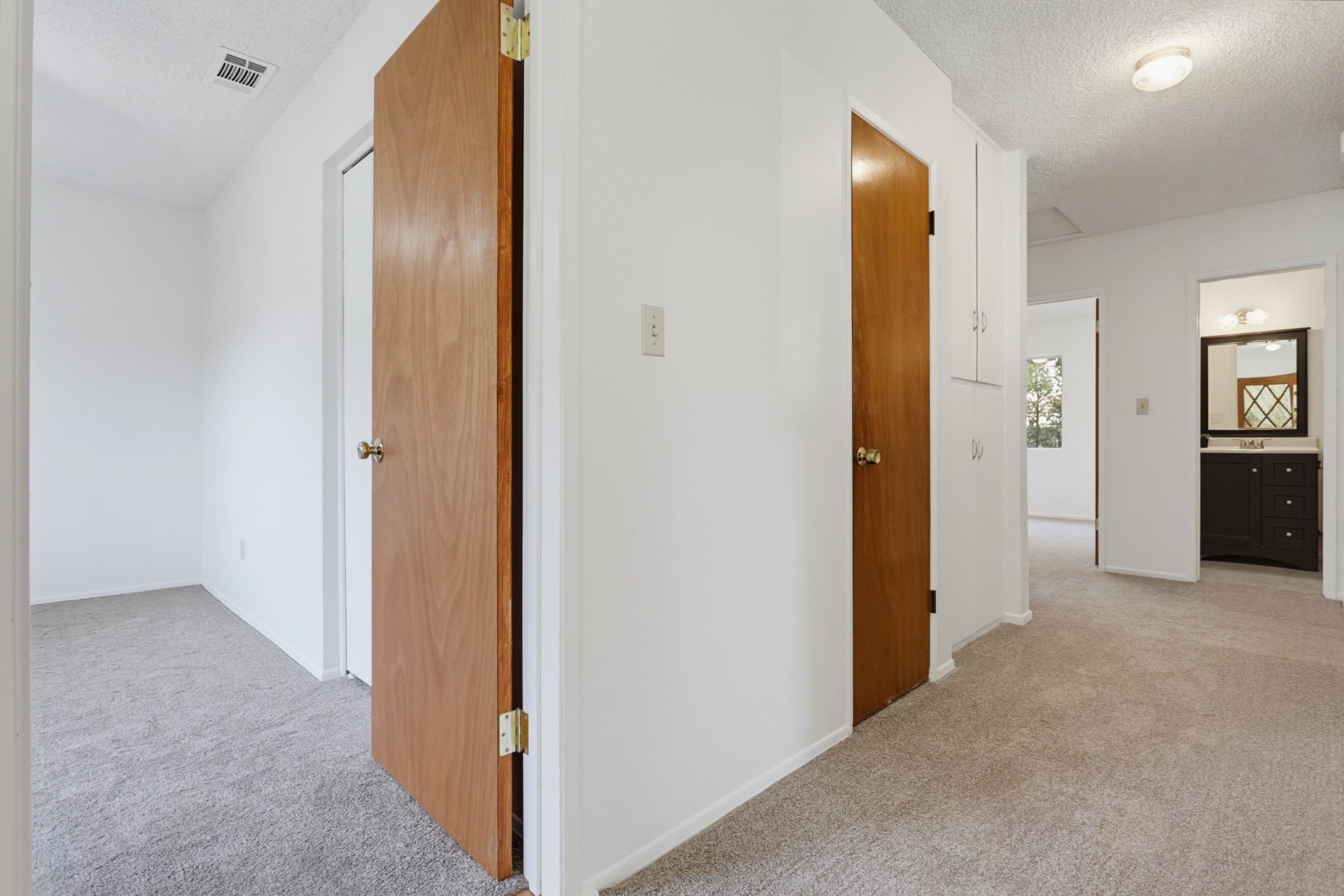 Virtual tour photo 16 of 37 for 310 Elbrook Dr