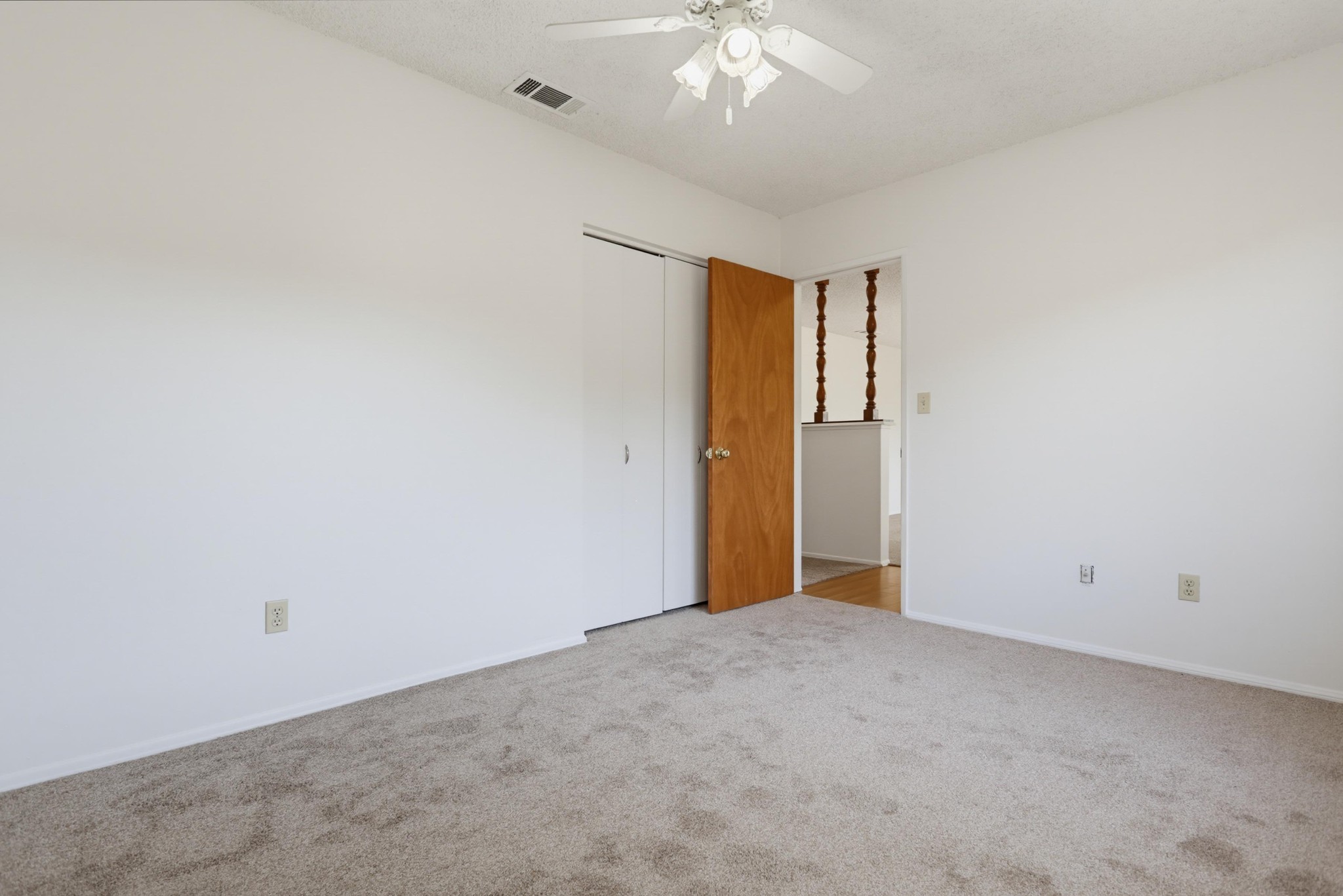 Virtual tour photo 18 of 37 for 310 Elbrook Dr