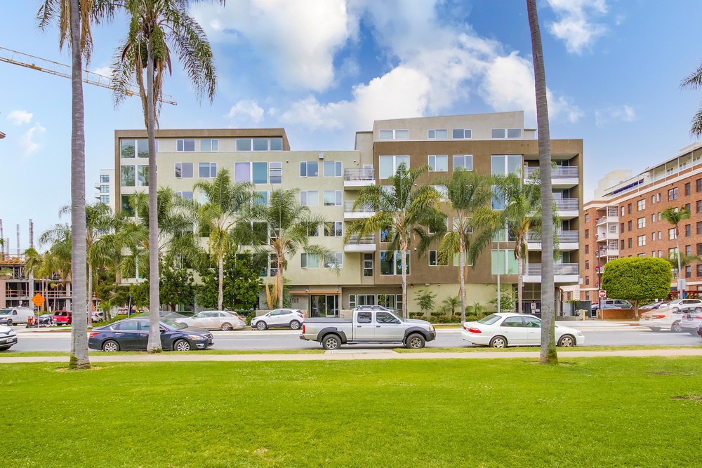 Virtual tour photo 3 of 51 for 3100 Sixth Ave UNIT 409