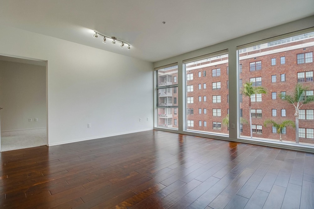 Virtual tour photo 11 of 51 for 3100 Sixth Ave UNIT 409