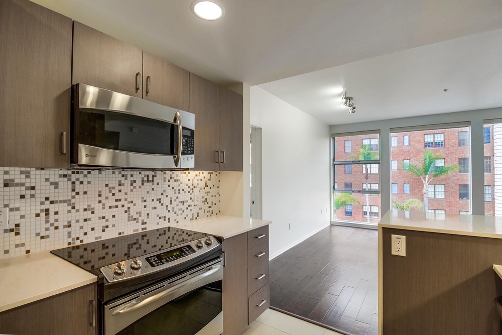 Virtual tour photo 22 of 51 for 3100 Sixth Ave UNIT 409