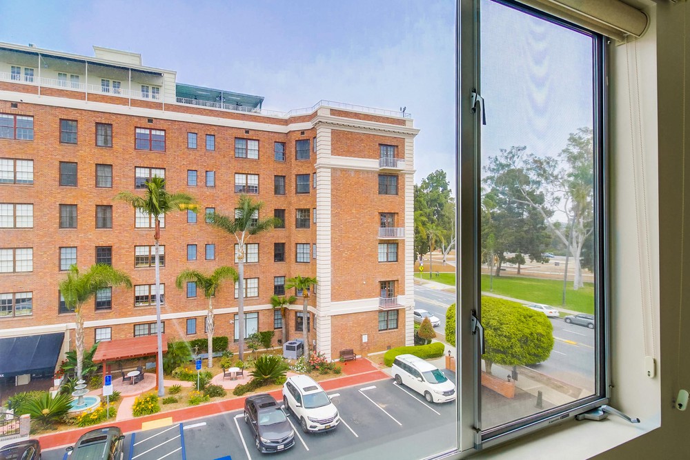 Virtual tour photo 26 of 51 for 3100 Sixth Ave UNIT 409