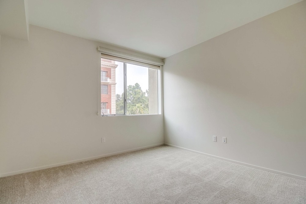 Virtual tour photo 32 of 51 for 3100 Sixth Ave UNIT 409