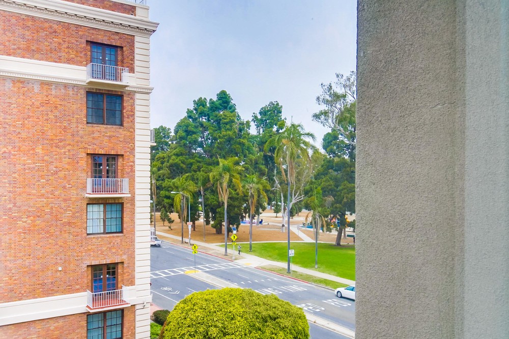 Virtual tour photo 33 of 51 for 3100 Sixth Ave UNIT 409