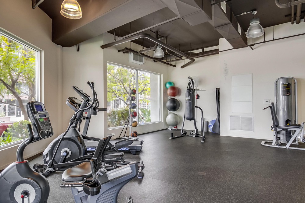 Virtual tour photo 48 of 51 for 3100 Sixth Ave UNIT 409