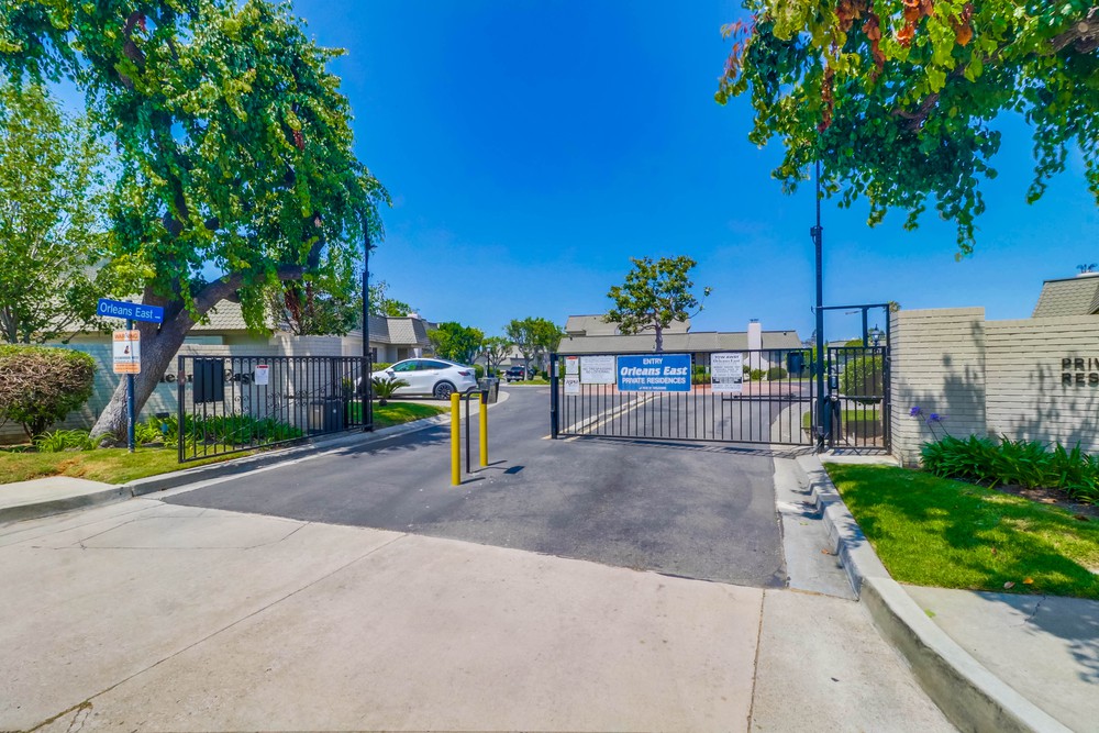 Virtual tour photo 1 of 45 for 3104 Orleans E