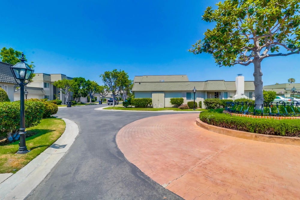 Virtual tour photo 3 of 45 for 3104 Orleans E
