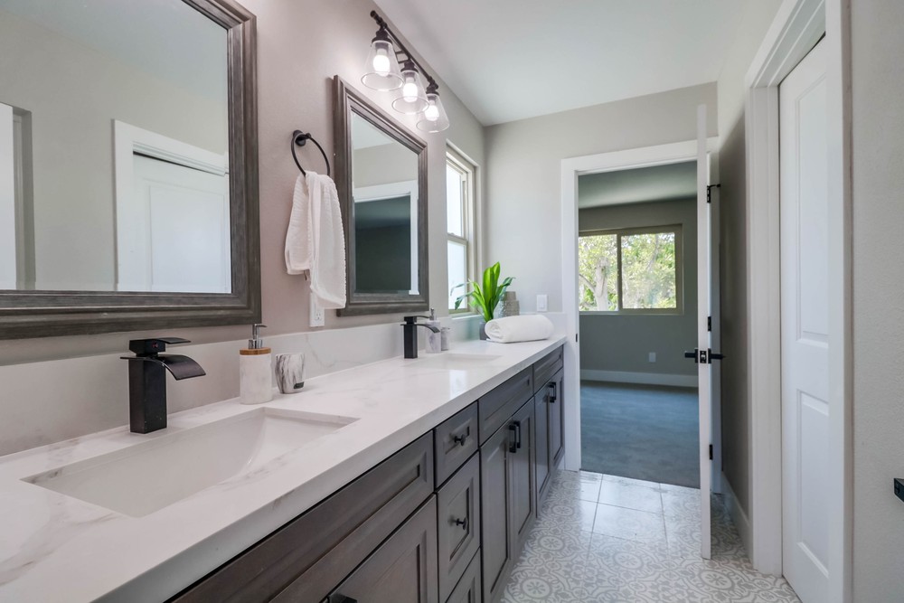 Virtual tour photo 33 of 45 for 3104 Orleans E