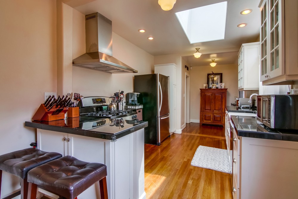 Virtual tour photo 17 of 37 for 3111 Elliott St