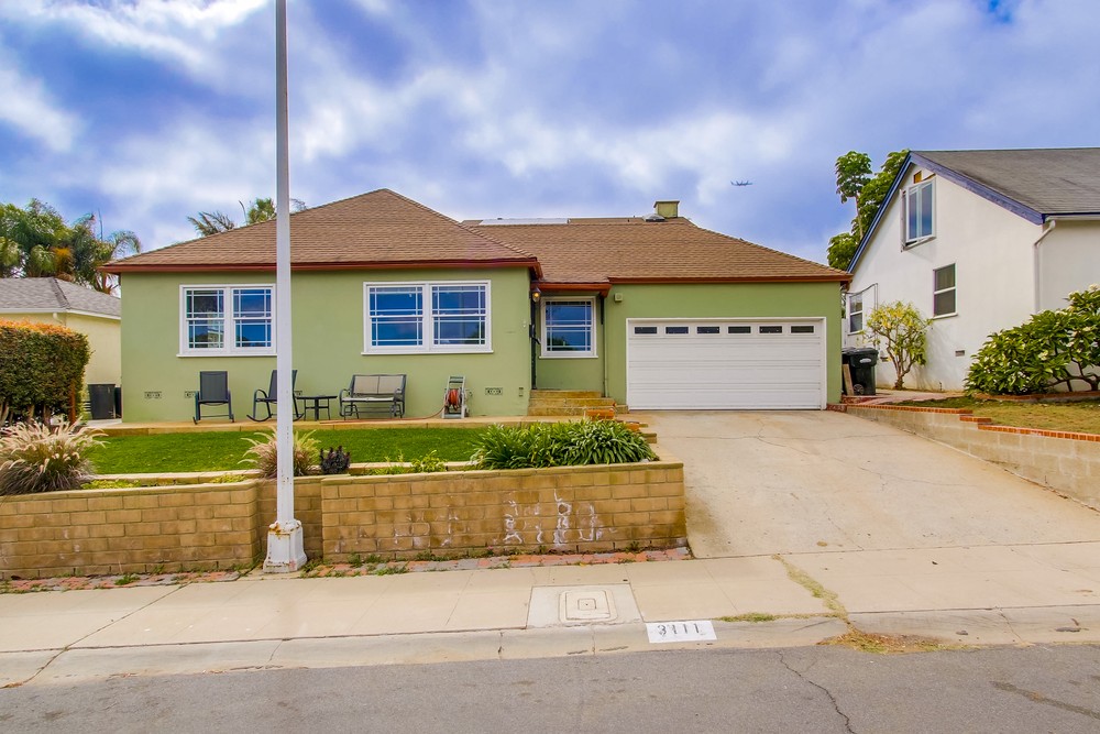 Virtual tour photo 3 of 75 for 3111 Meadow Grove Dr